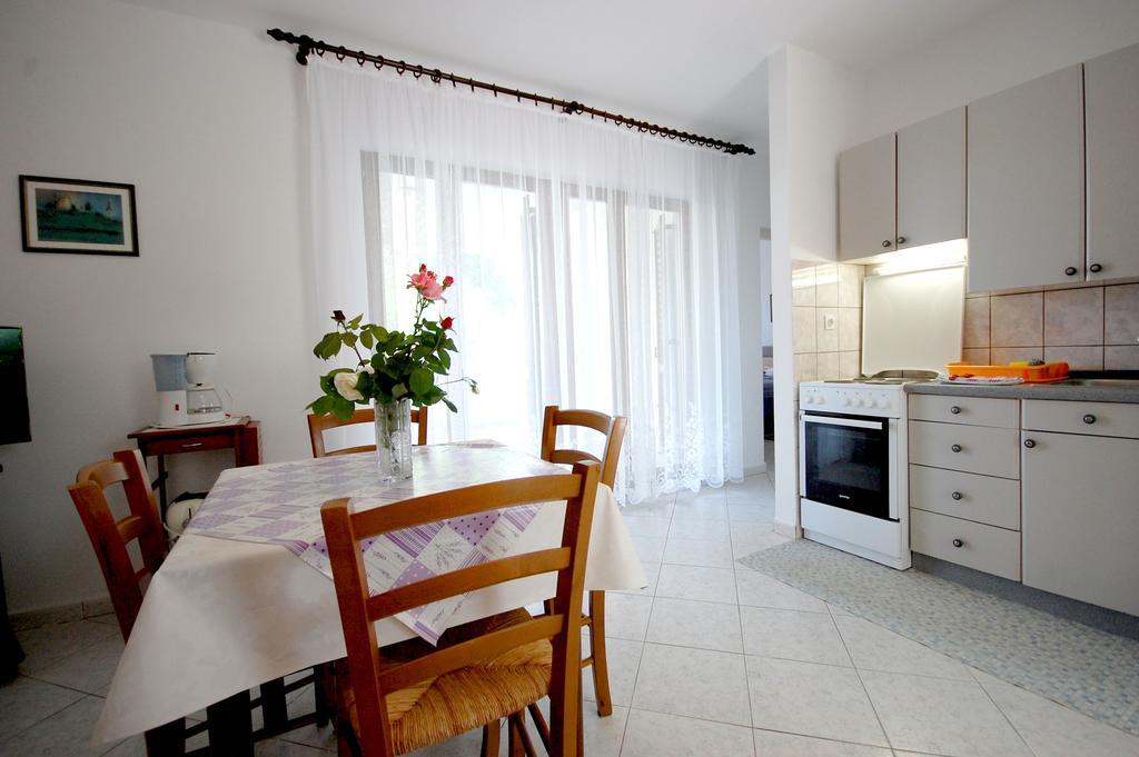 Apartments Klic Malinska Exterior foto